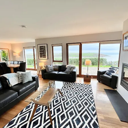 Sea Haven - My Tranquil Costal Retreat - Commanding Views * 욜