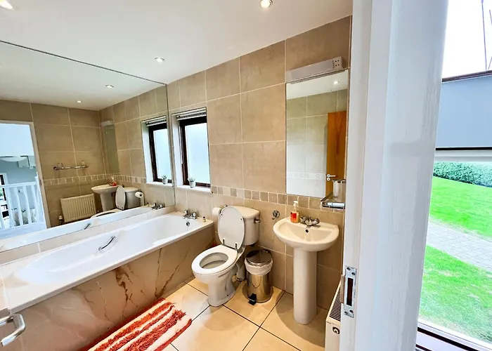 Sea Haven - My Tranquil Costal Retreat - Commanding Views Villa Youghal